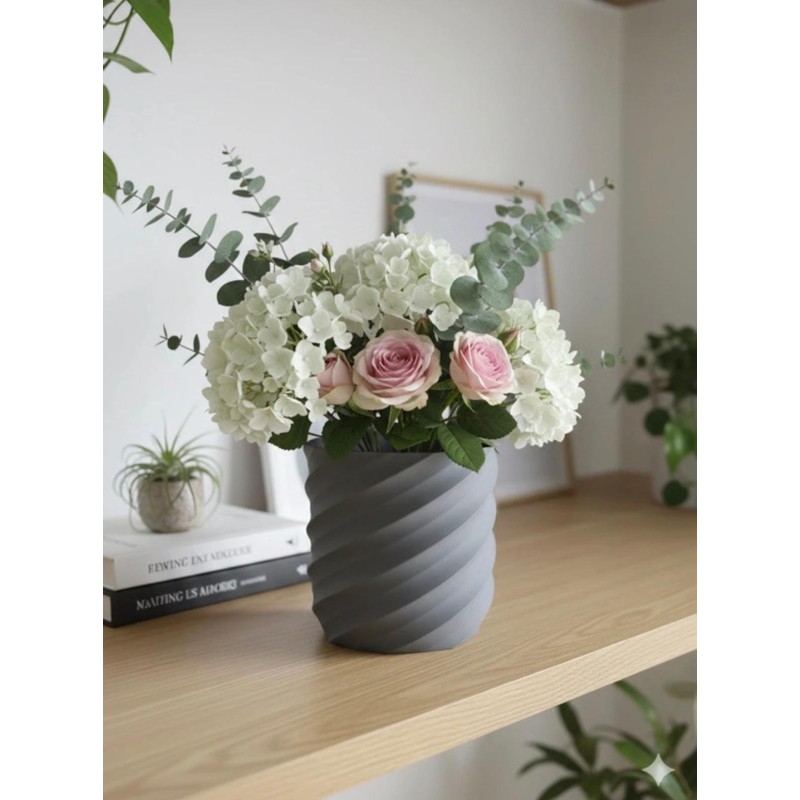 Vaso geometrico moderno a torsione in stampa 3D con fiori